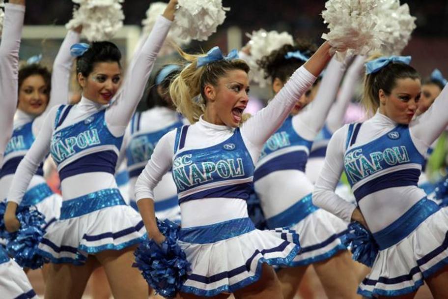 Le cheerleaders azzurre hanno generato un incidente diplomatico tra il Napoli e l&#39;opinionista tv Mughini. Acqua passata. LaPresse